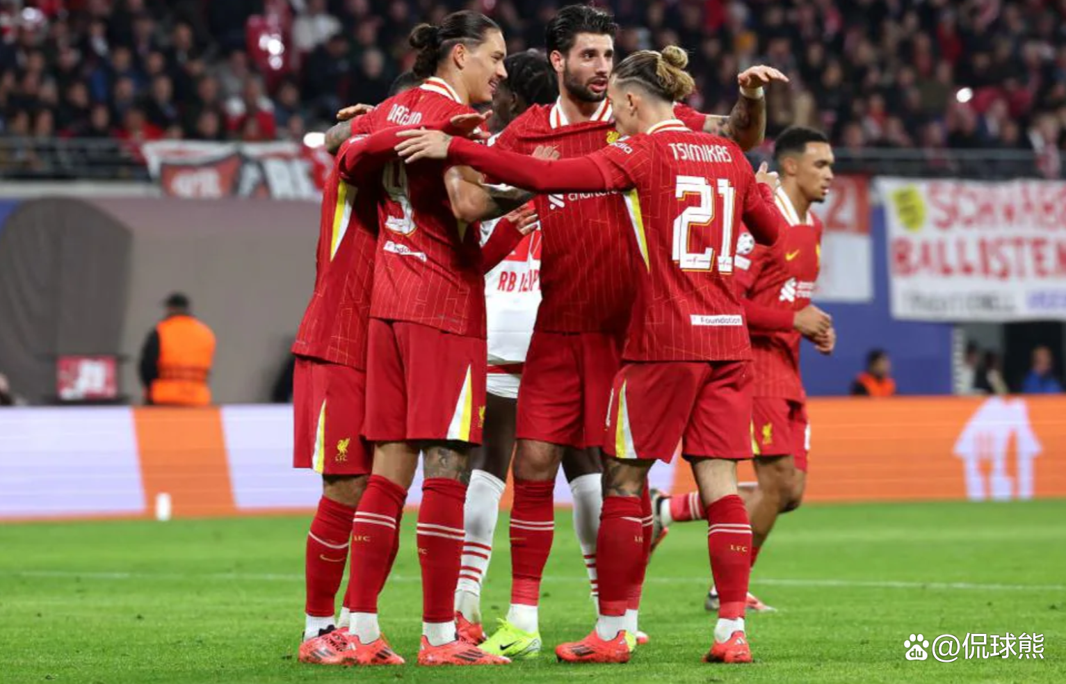 九游体育娱乐 -包含欧超杯集结日走向成谜，西汉姆刷新队史纪录，引发热议，阵容厚度经受考验的词条