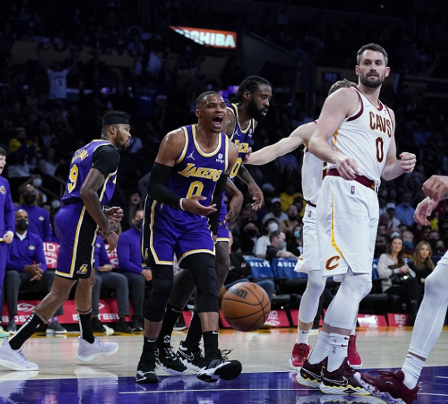 九游体育下载 -包含窗口期亚特兰大手感冰凉：欧篮联节点到来，悬念犹存，身体对抗强度拉满的词条